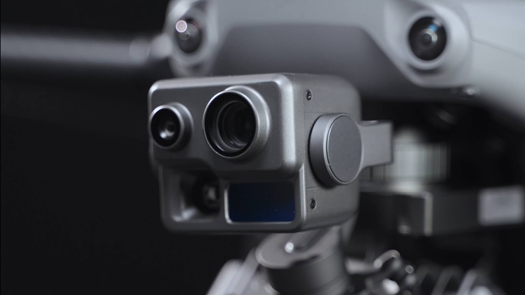Gimbal-Kamera mit Zoom-, Weitwinkel- und Wärmebildkanal